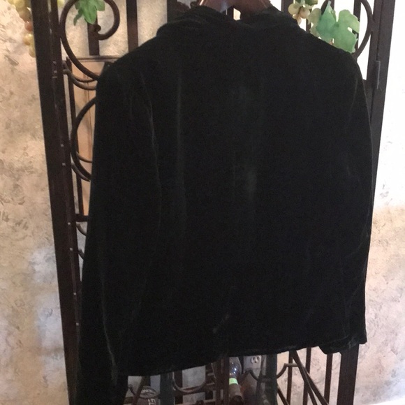 Classy Hunter Green Blazer. 100 Percent Silk. - Picture 7 of 8